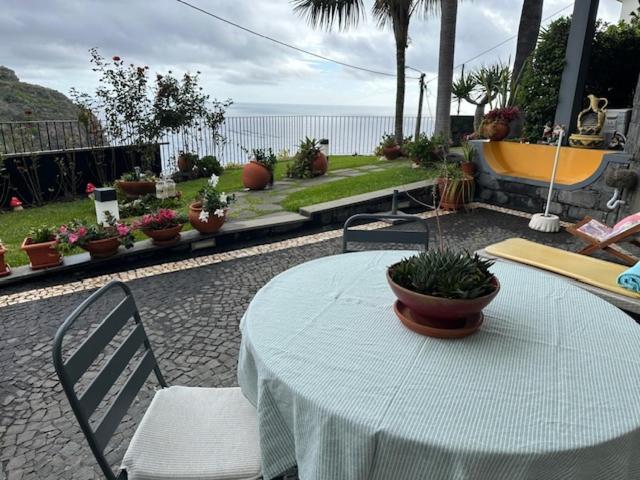 Villa Zeza'S Garden à Calheta  Extérieur photo