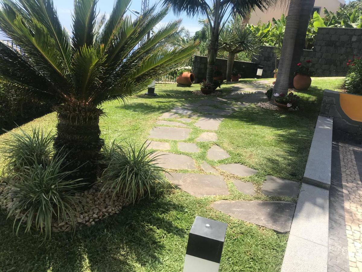 Villa Zeza'S Garden à Calheta  Extérieur photo